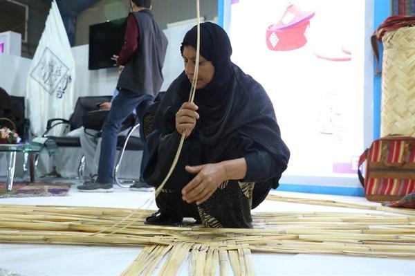 برگزاری کارگاه تخصصی حصیربافی برای بانوان در روستای عِلوه برگزاری کارگاه تخصصی حصیربافی برای بانوان در روستای عِلوه